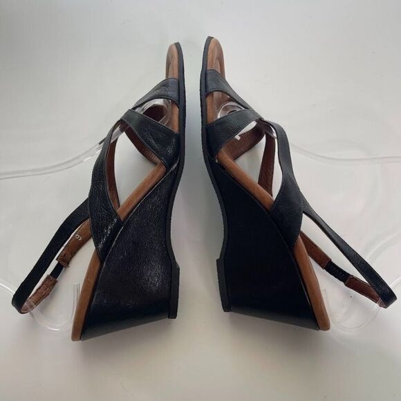 Gentle Souls Wedge Sandals Size 9 Black Leather Strappy Classic Cushion Footbed - Picture 9 of 11